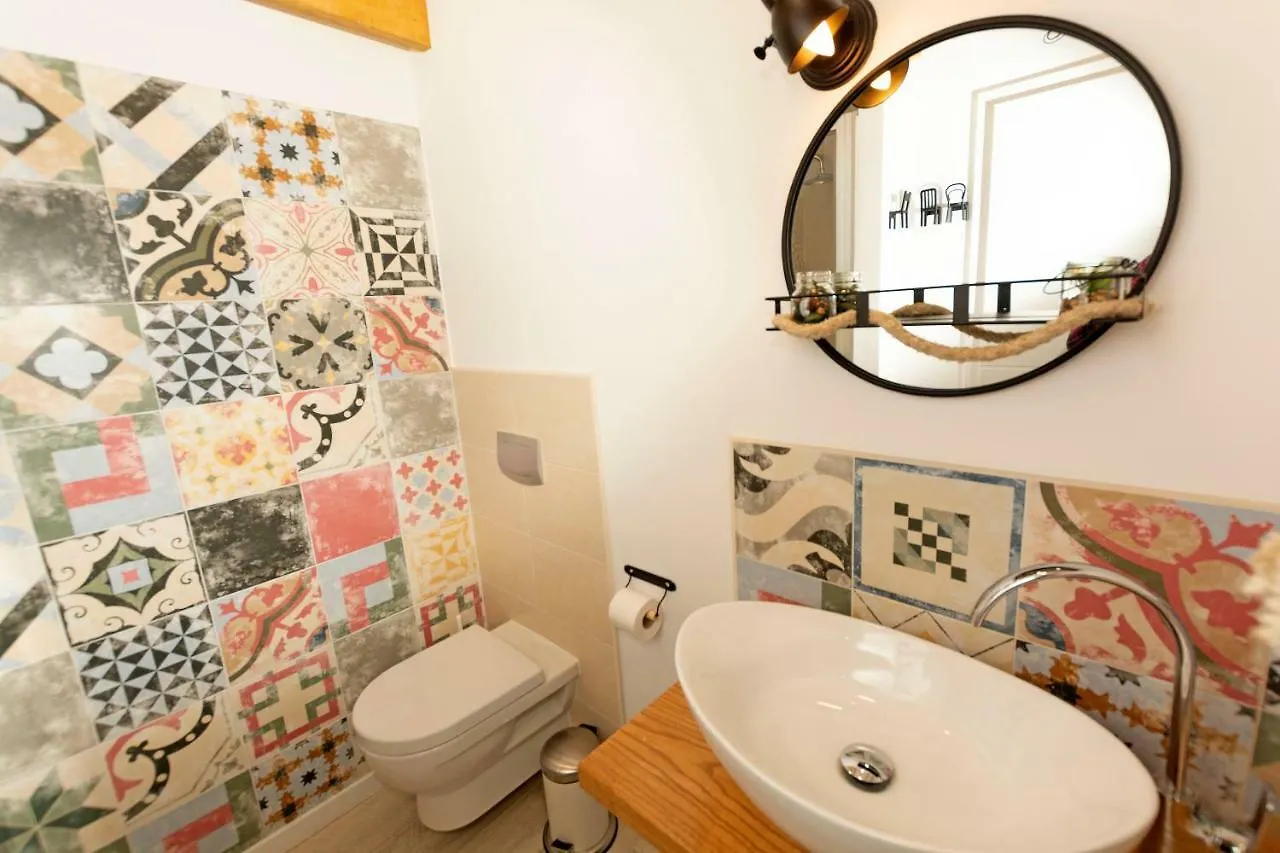 Apartments Opa Opa 里耶卡 0*,